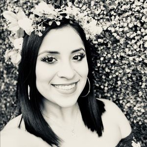 Meet your Posher, Yessenia